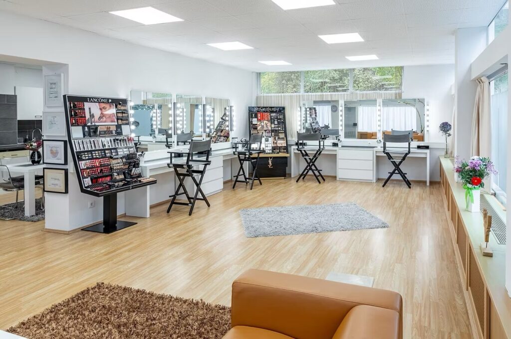 Neu im Gasometer: Schminkraum – Make-up, Kurse und Beauty mit Martina Hirsch